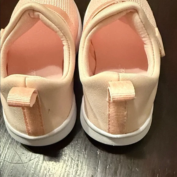 Cat & Jack Baby pink Slip-On Sneakers size 7 NWOT - Picture 4 of 5